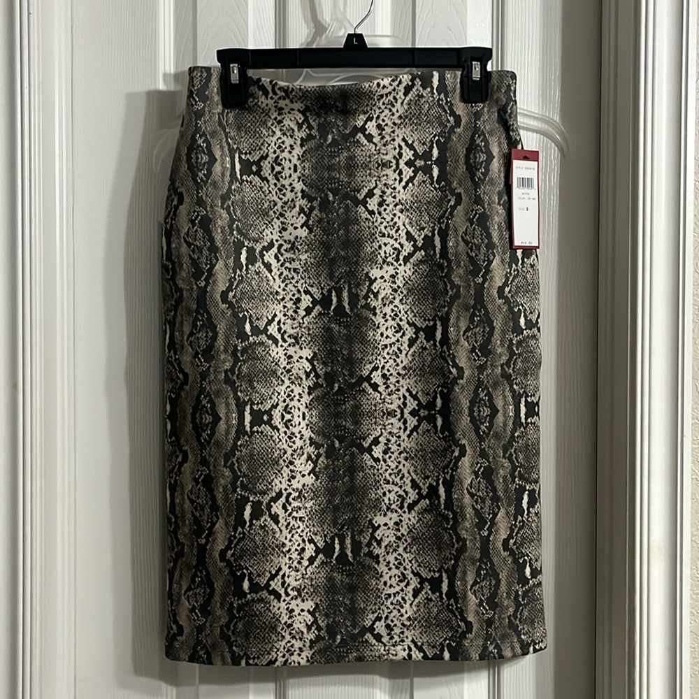 Brand new snake skin soft skirt